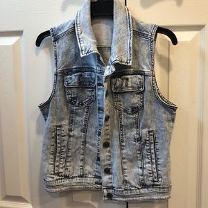 Light-wash Denim Vest